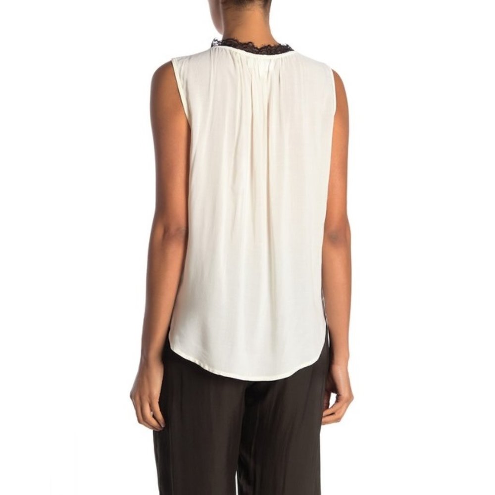 Belia Sleeveless Blouse - Picture 2 of 4